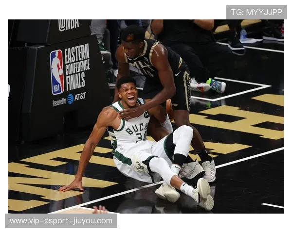 字母哥抢下前板,密尔沃基雄鹿继续消耗 字母哥抢下前板,密尔沃基雄鹿继续消耗