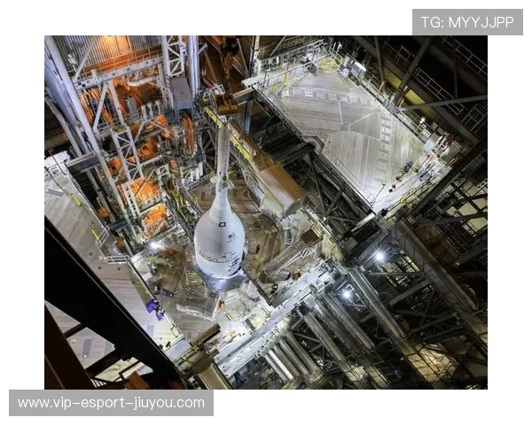 佩雷斯直道尾速惊人一举完成反超